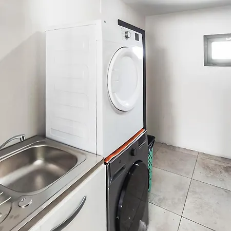 3 Bedroom Cozy In *